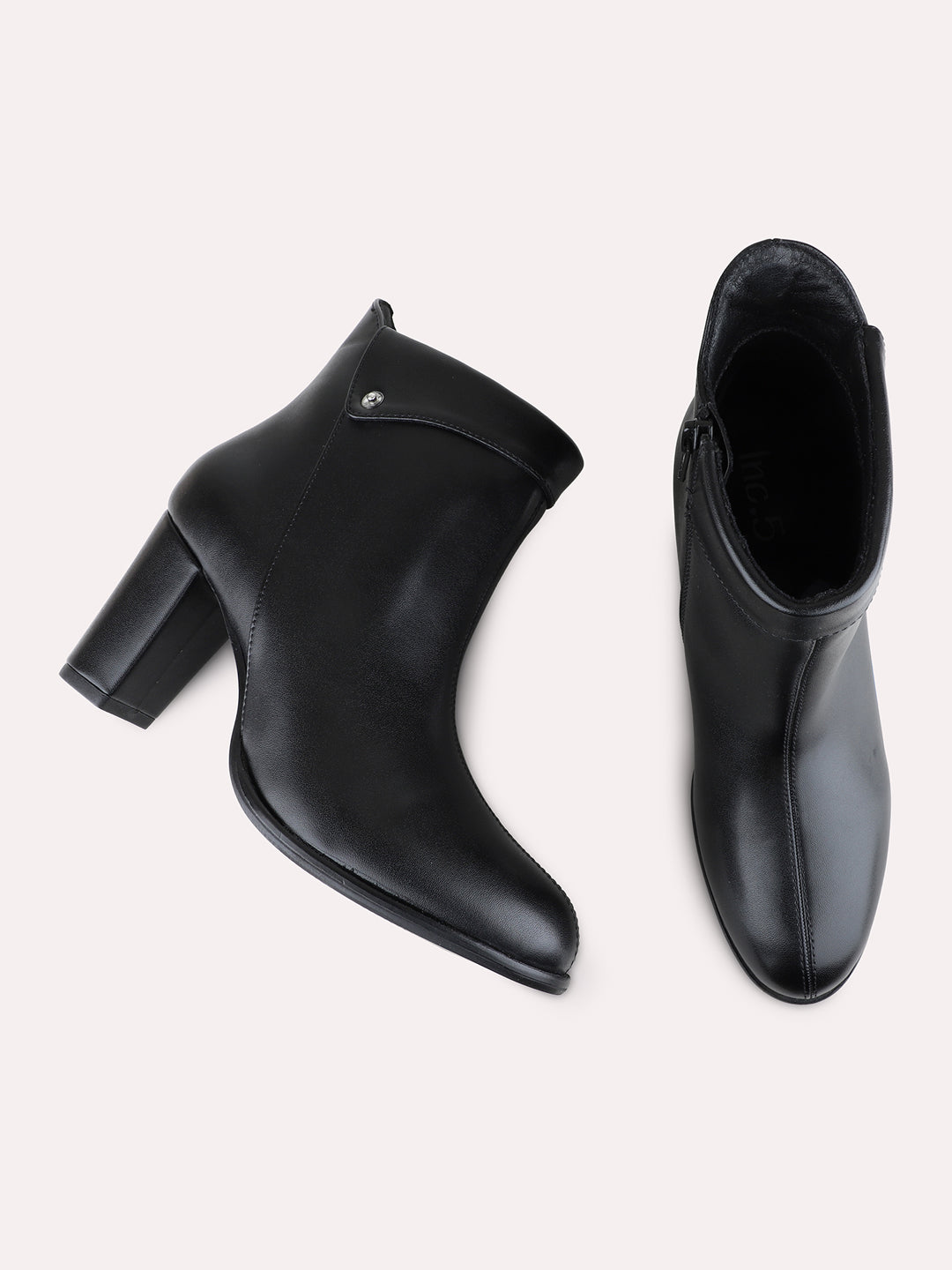 Womens Black Party Wear Solid Pattern Round Toe Shape Boots