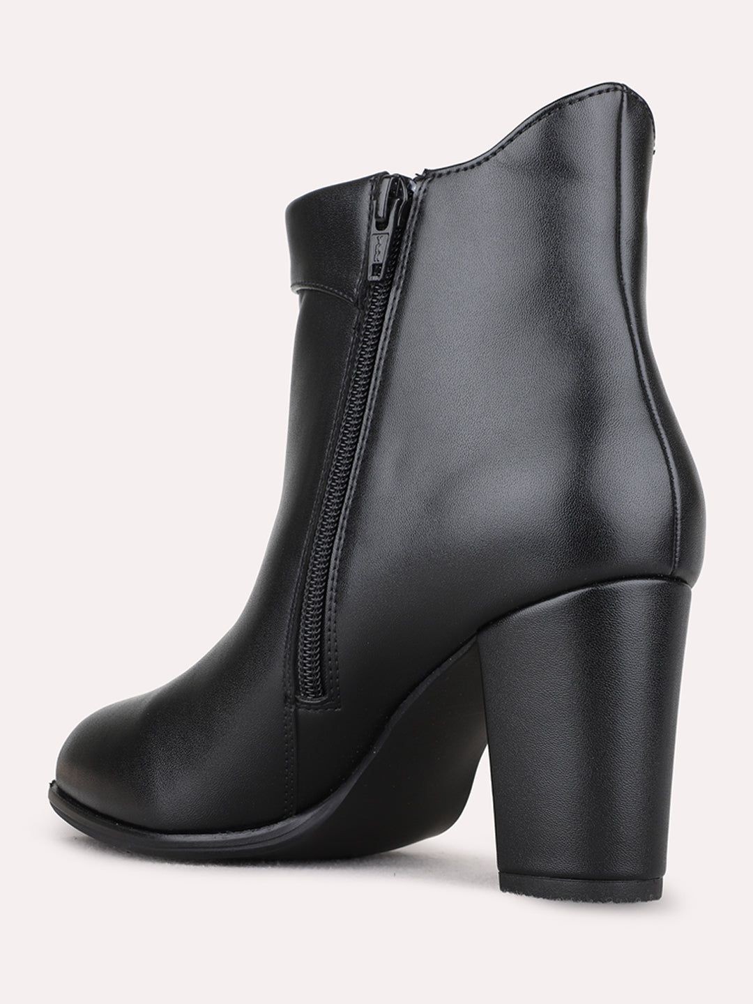 Womens Black Party Wear Solid Pattern Round Toe Shape Boots