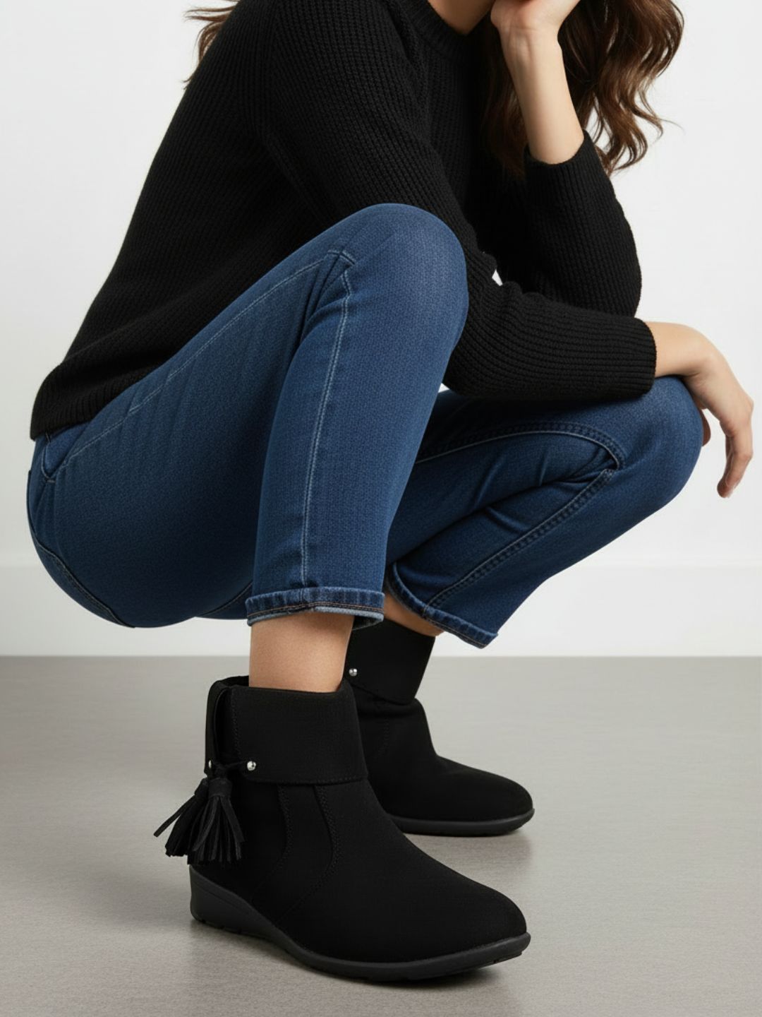 Womens Black Casual Solid Pattern Round Toe Boots