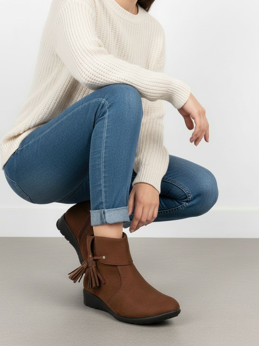 Womens Brown Casual Solid Pattern Round Toe Boots