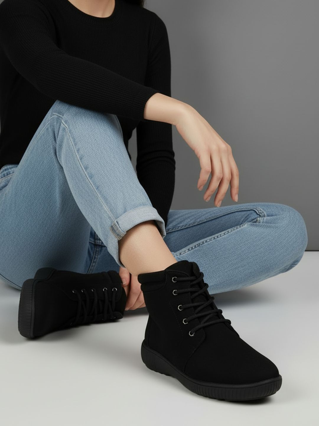 Womens Black Casual Solid Round Toe Boots
