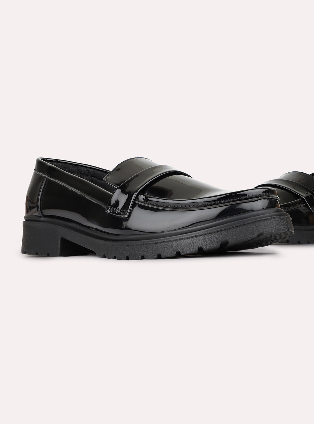 Womens Black Casual Solid Pattern Round Toe Moccasins