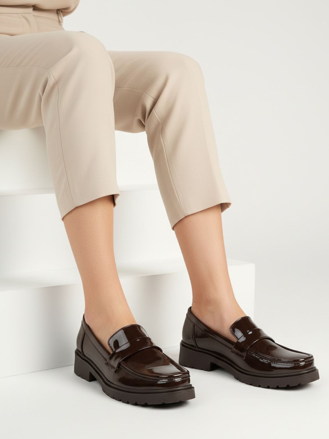 Womens Brown Casual Solid Pattern Round Toe Moccasins