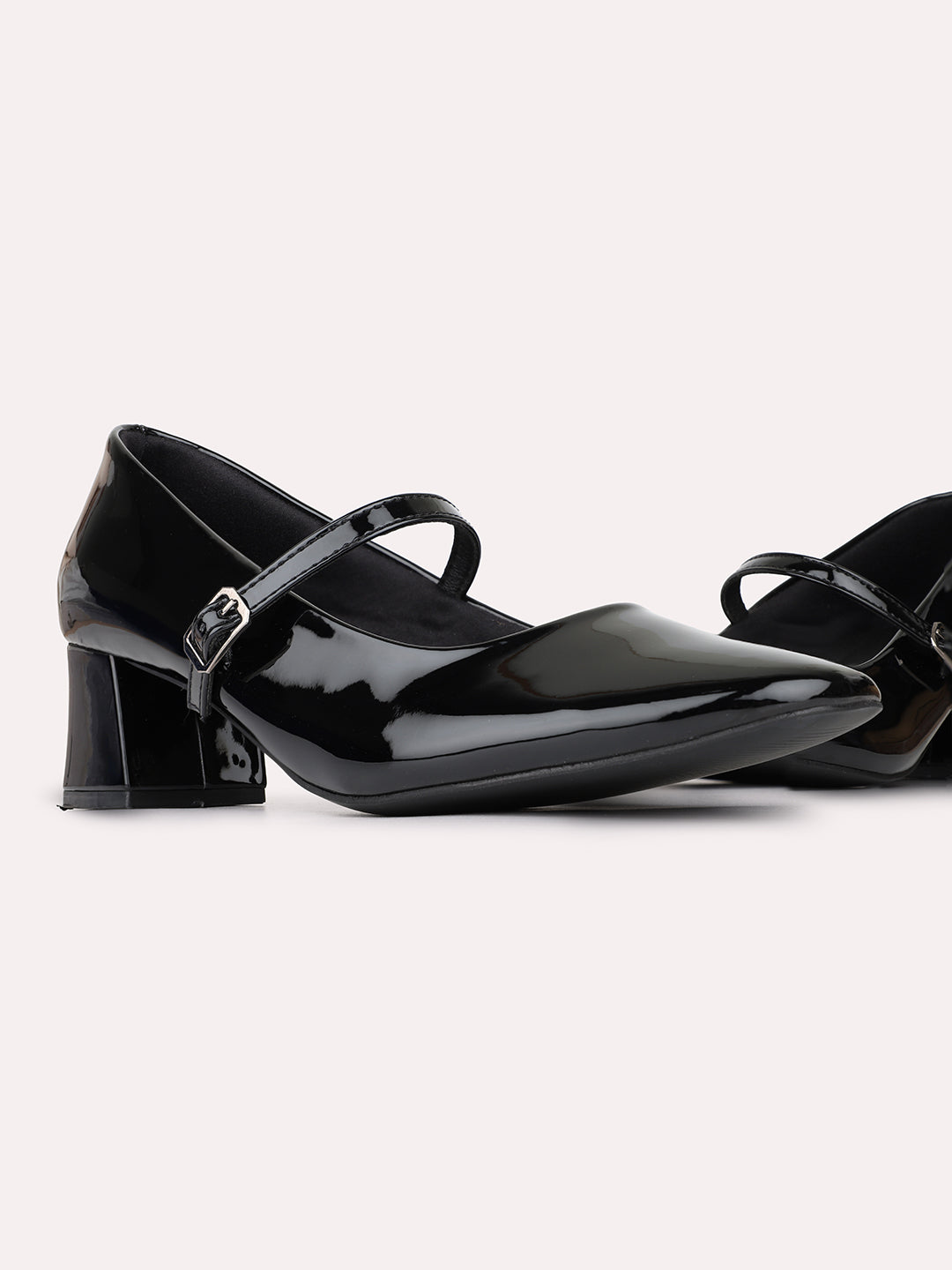 Womens Black Casual Solid Pattern Round Toe Block Heels