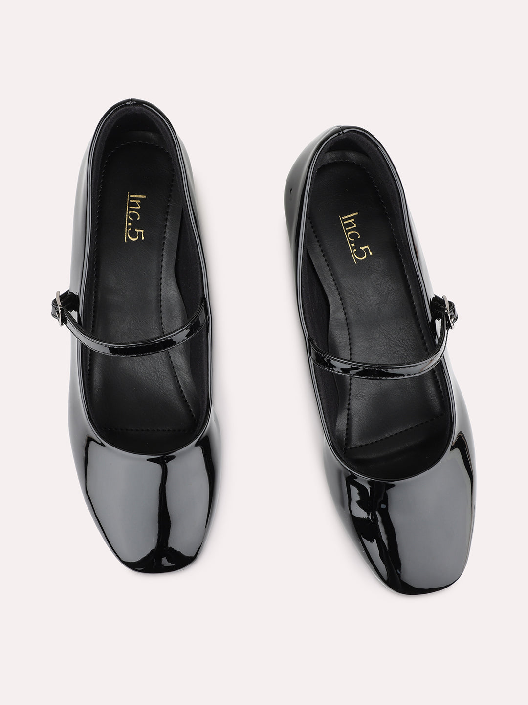 Womens Black Casual Solid Pattern Round Toe Block Heels