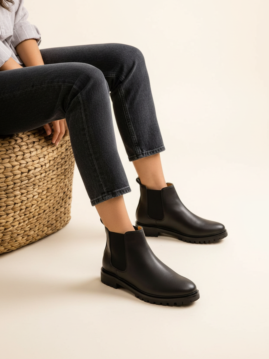 Women Black Chelsea Boots