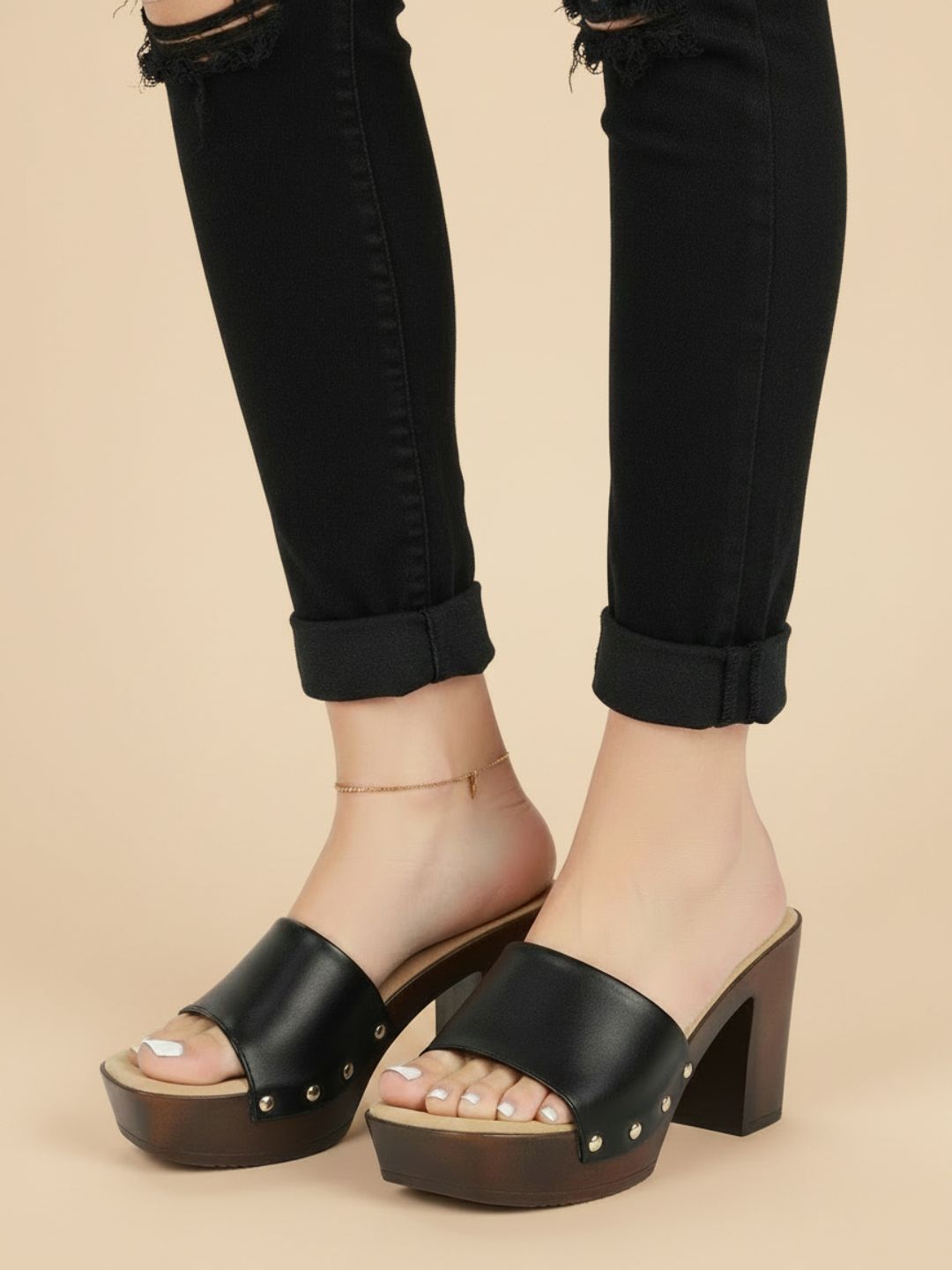 Womens Black Party Wear Solid Pattern Round Toe Platform Heels