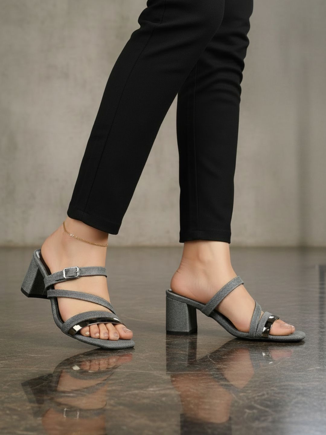Womens Grey Printed Square Toe Party Wear Heel Mules