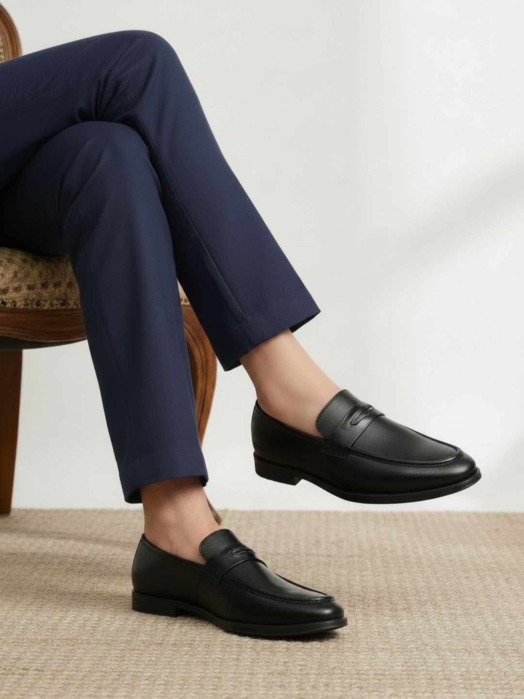 Mens Black Solid Pointed Toe Formal Shoes