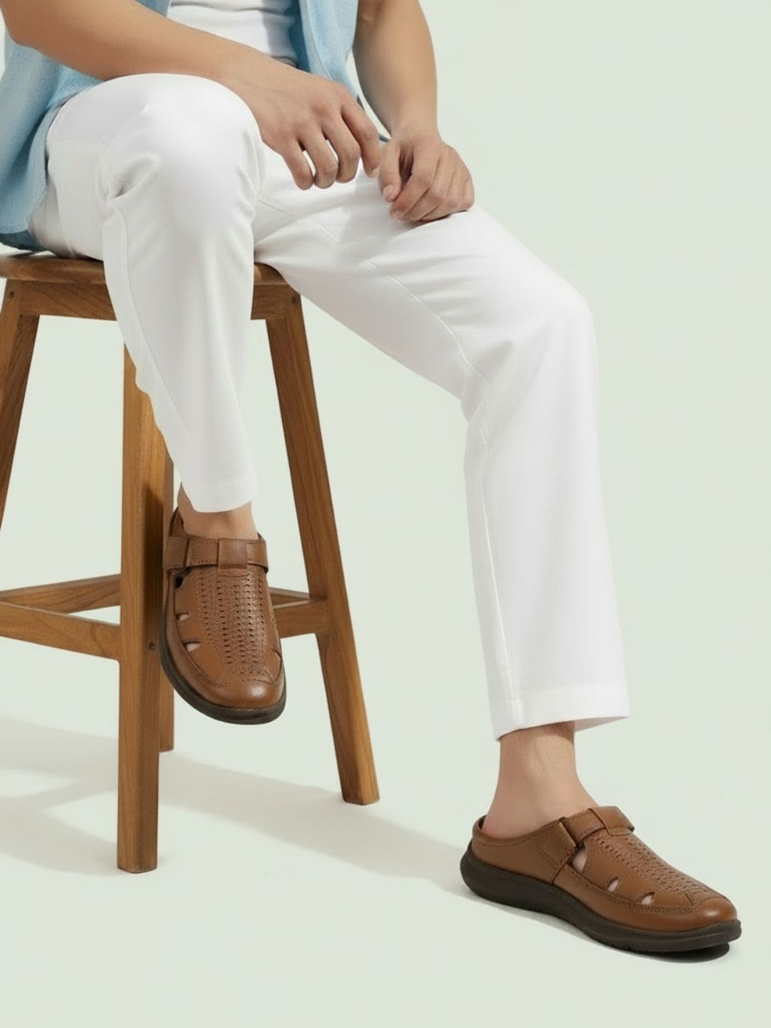 Mens Tan Solid Round Toe Casual Sandals