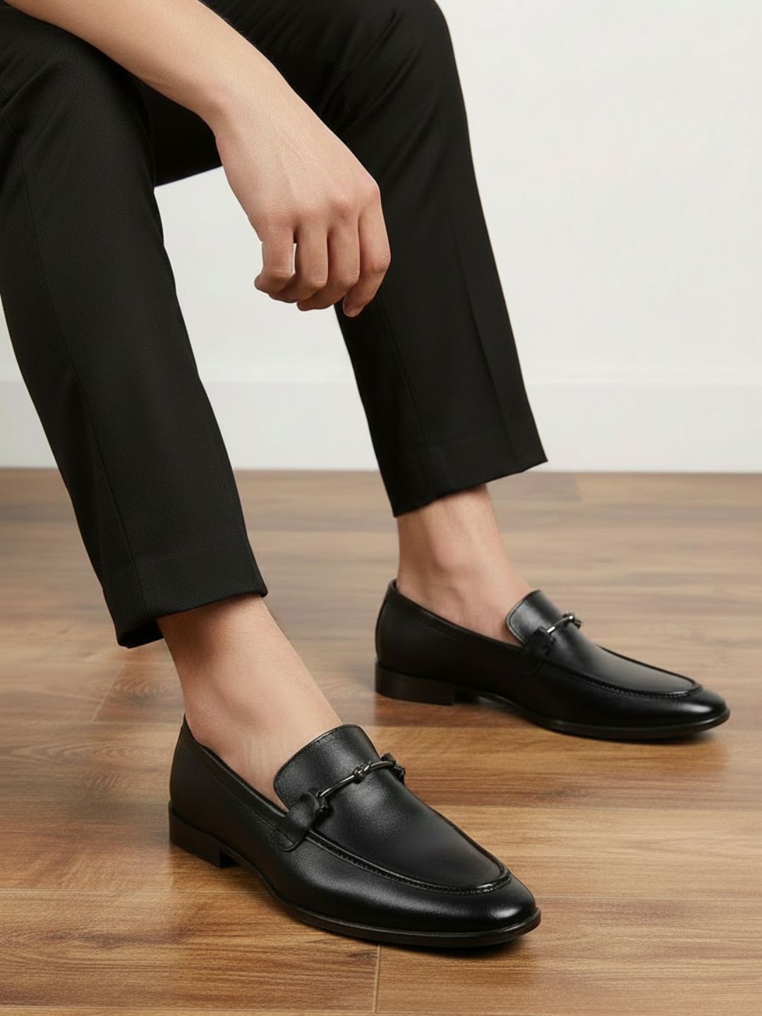 Mens Black Solid Pointed Toe Formal Shoes