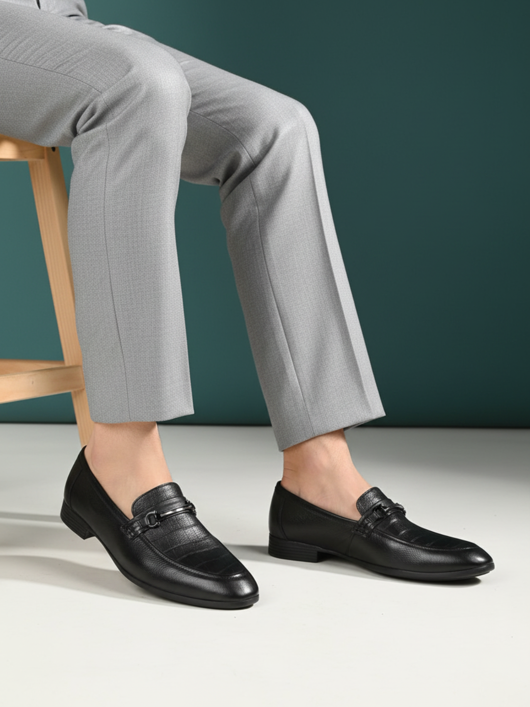 Mens Black Casual Solid Pattern Pointed Toe Loafer
