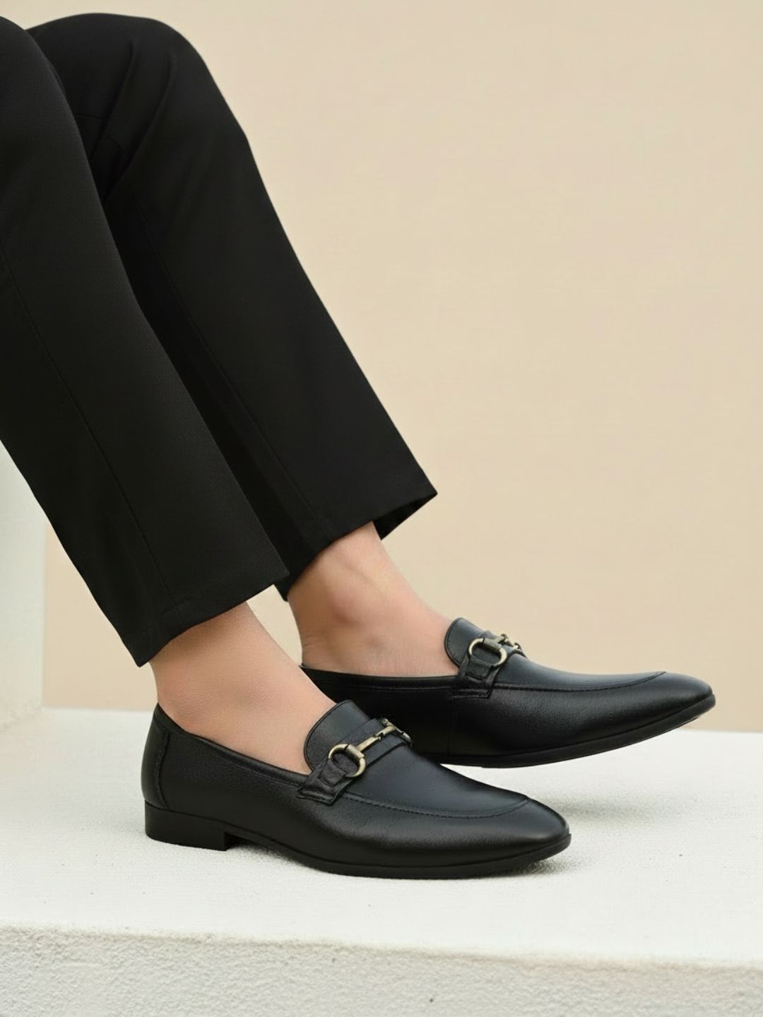Mens Black Solid Pointed Toe Formal Shoes