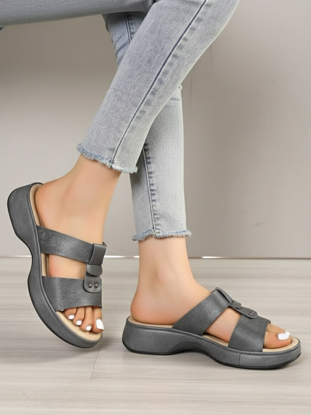 Women Grey Party Wear Solid Pointed Platform Heels