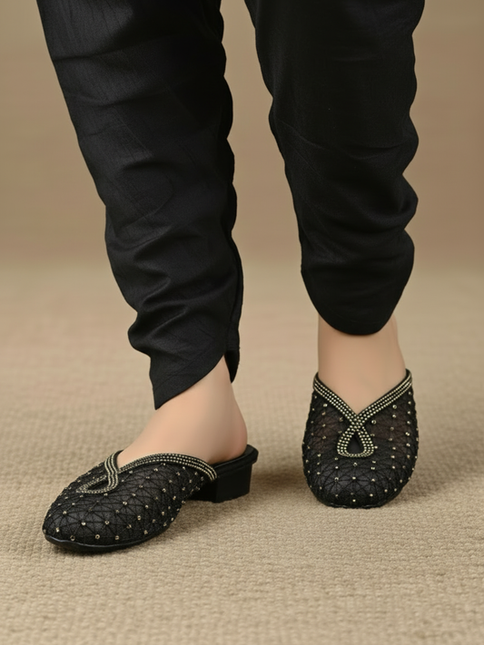 Womens Black Party Wear Solid Pattern One Toe Flats Mules
