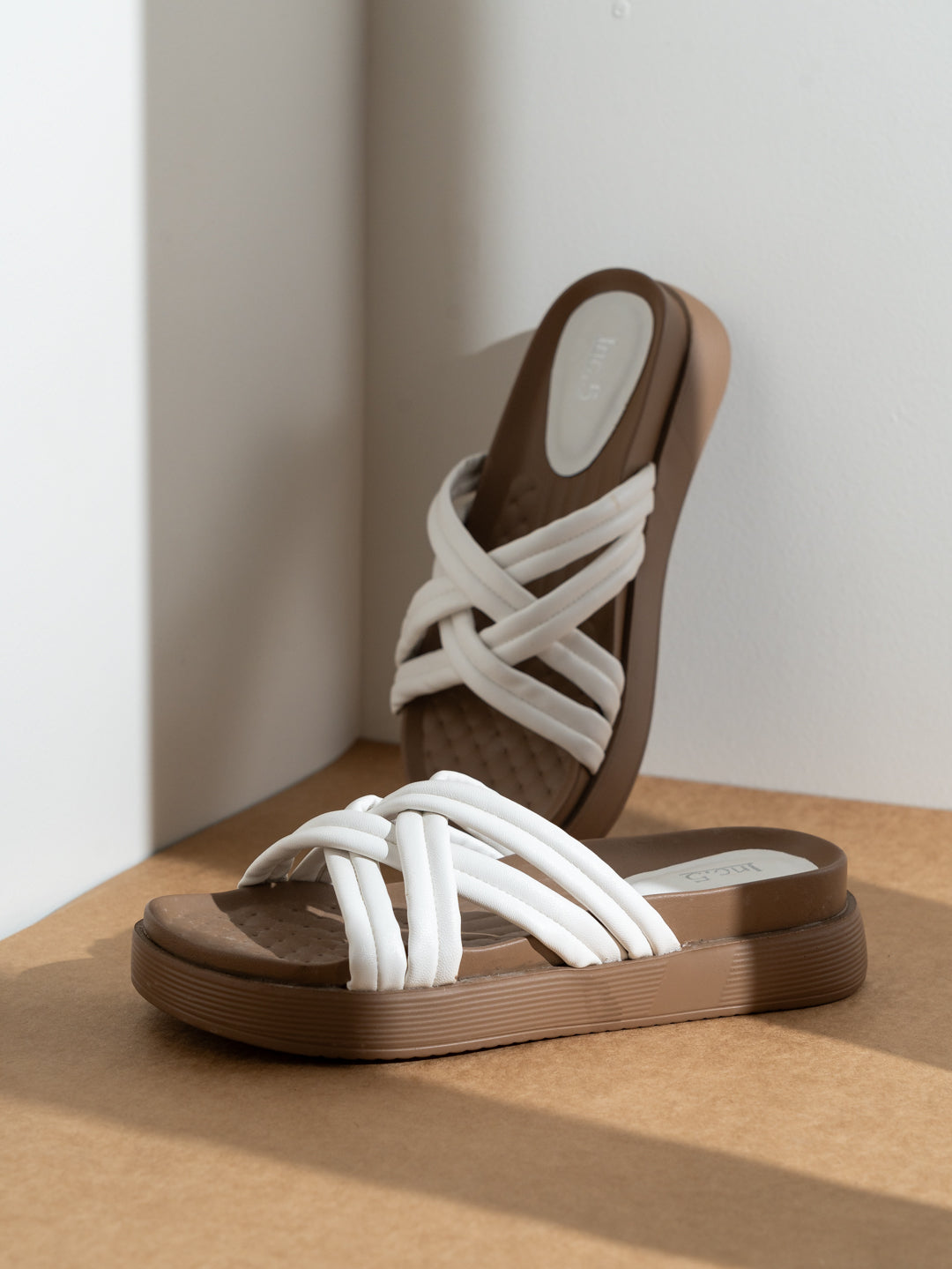 Womens White Casual Solid Open Toe Slip-On Flat Sandals