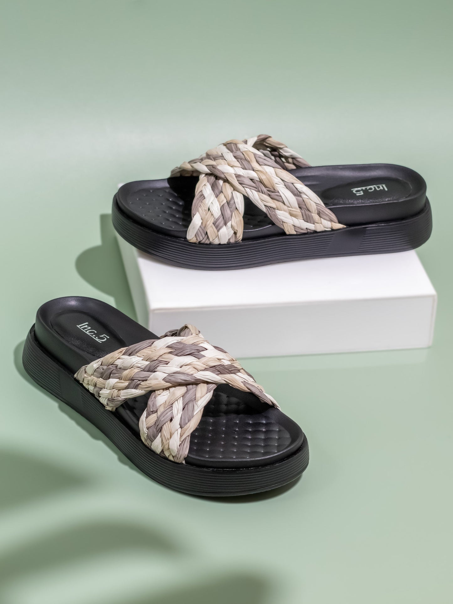 Womens Black Party Wear Textured Open Toe Flats