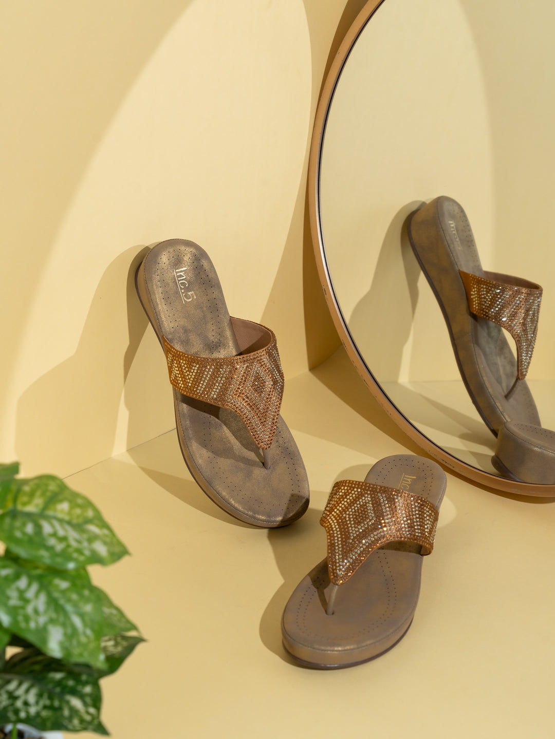 Womens Golden Ethnic Solid Round Toe Wedge Heel Sandals