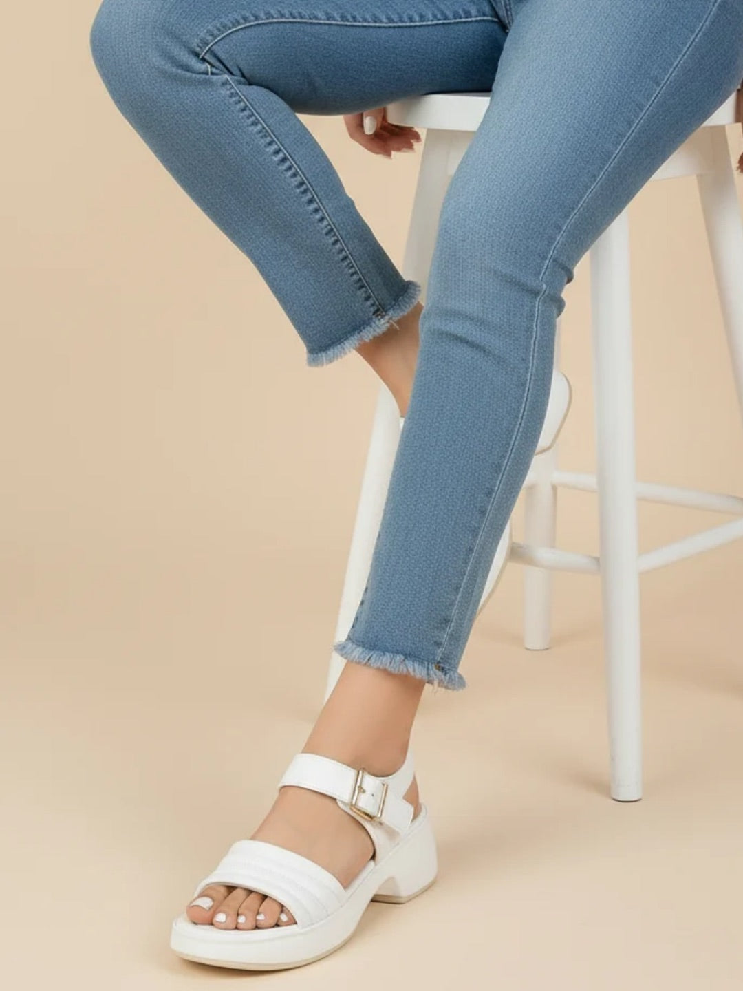 Women White Party Wear Solid Pointed Platform Heels