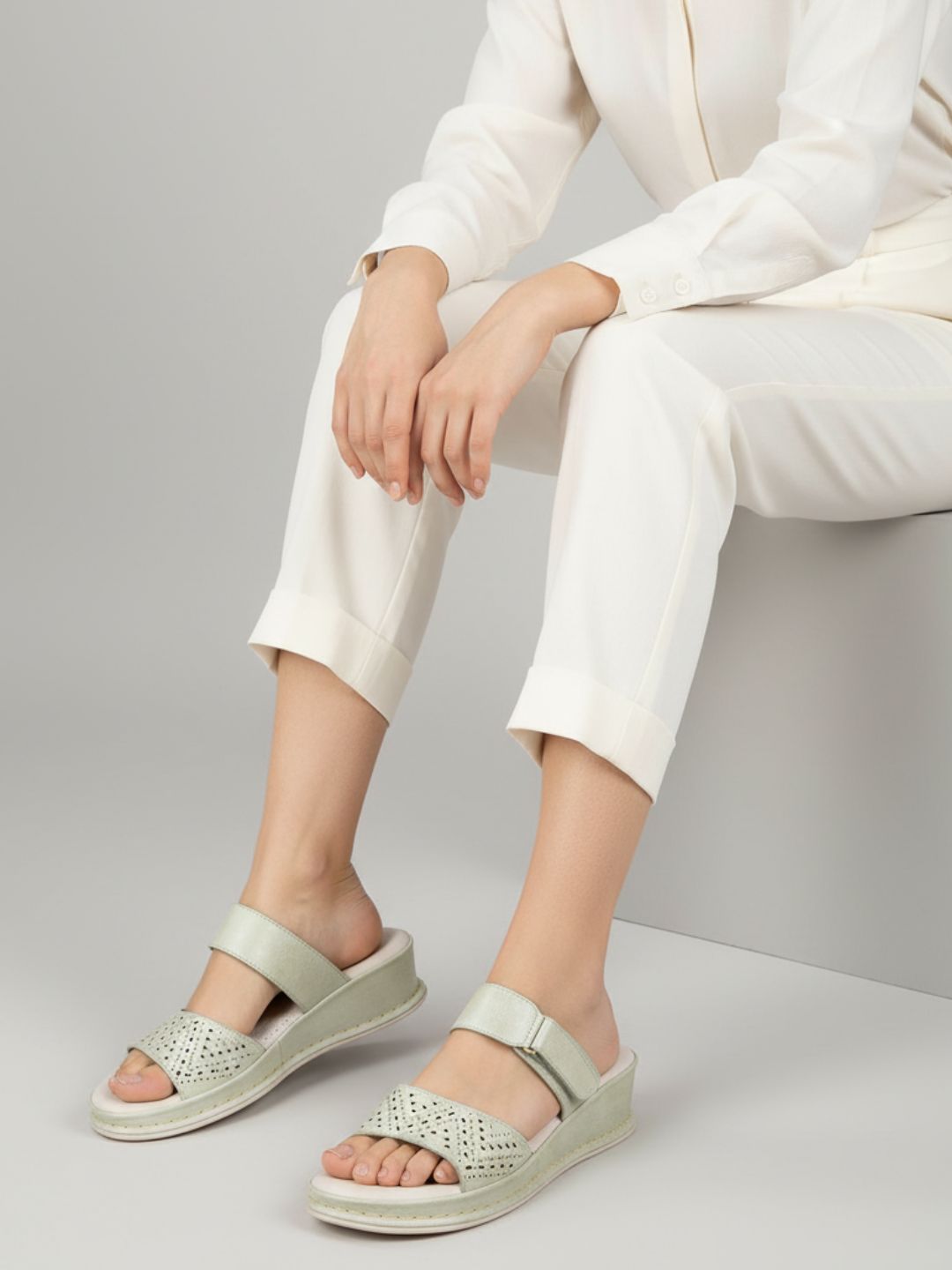 Womens Green Casual Printed Round Toe Wedge Heels