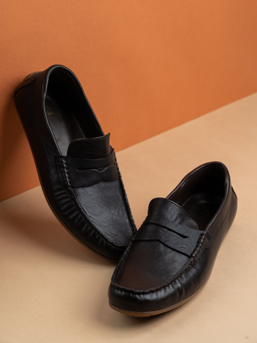 Mens Brown Solid Round Toe Casual Loafers Shoes