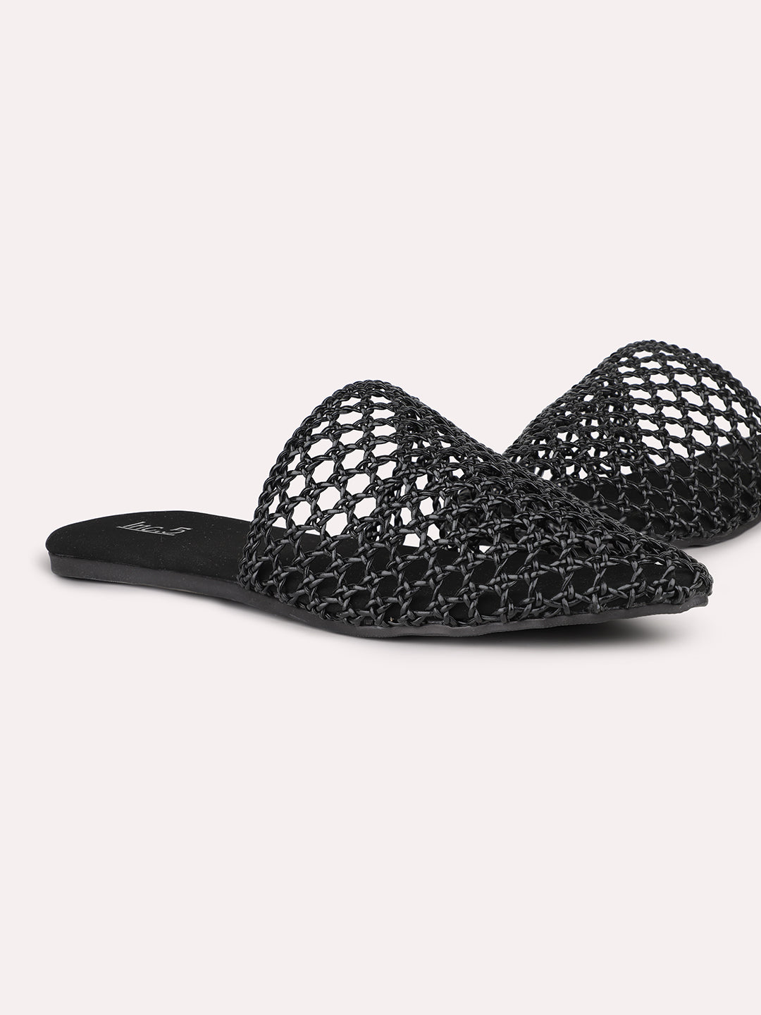 Women Black Pointed Toe Woven Design Mules Flats