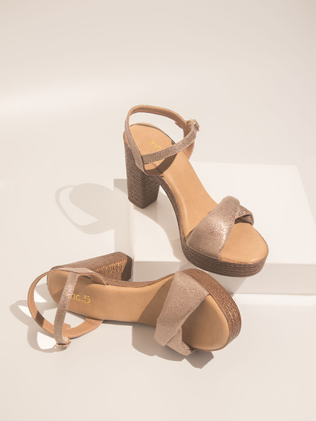 Women Chikoo Solid Platform Sandals