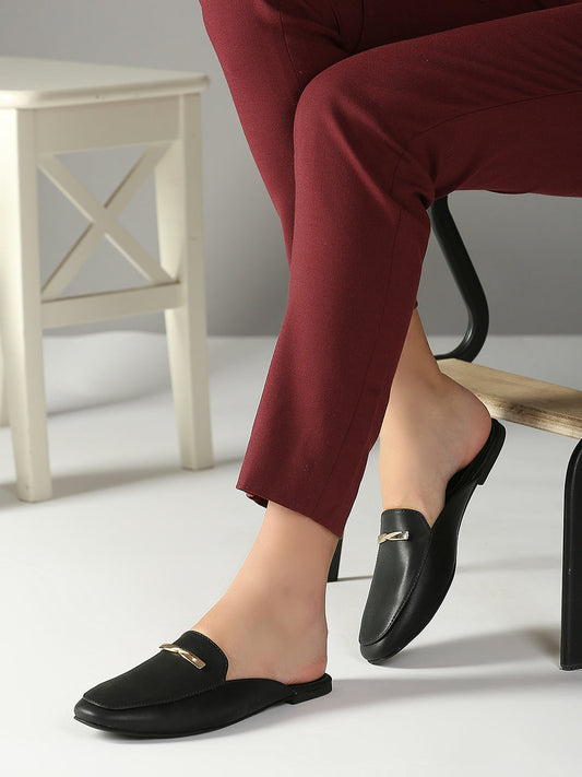 Womens Black Casual Solid Pointed Mules