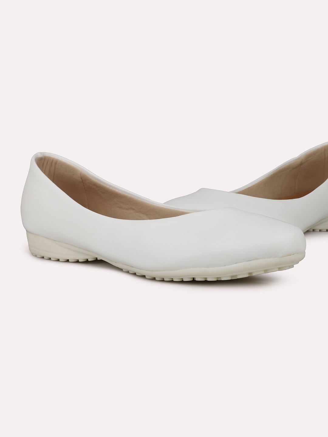 Womens White Casual Solid Round Toe Slip on Ballerina