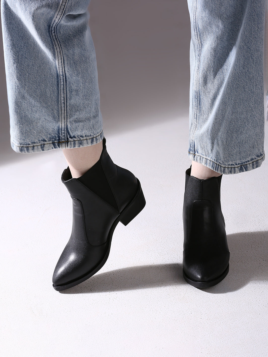 Womens Black Casual Solid Pointed Toe Ankle Boots