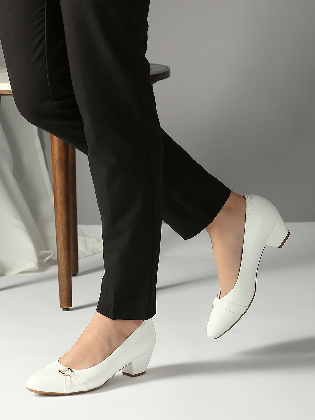 Womens White Party Wear Solid Pumps