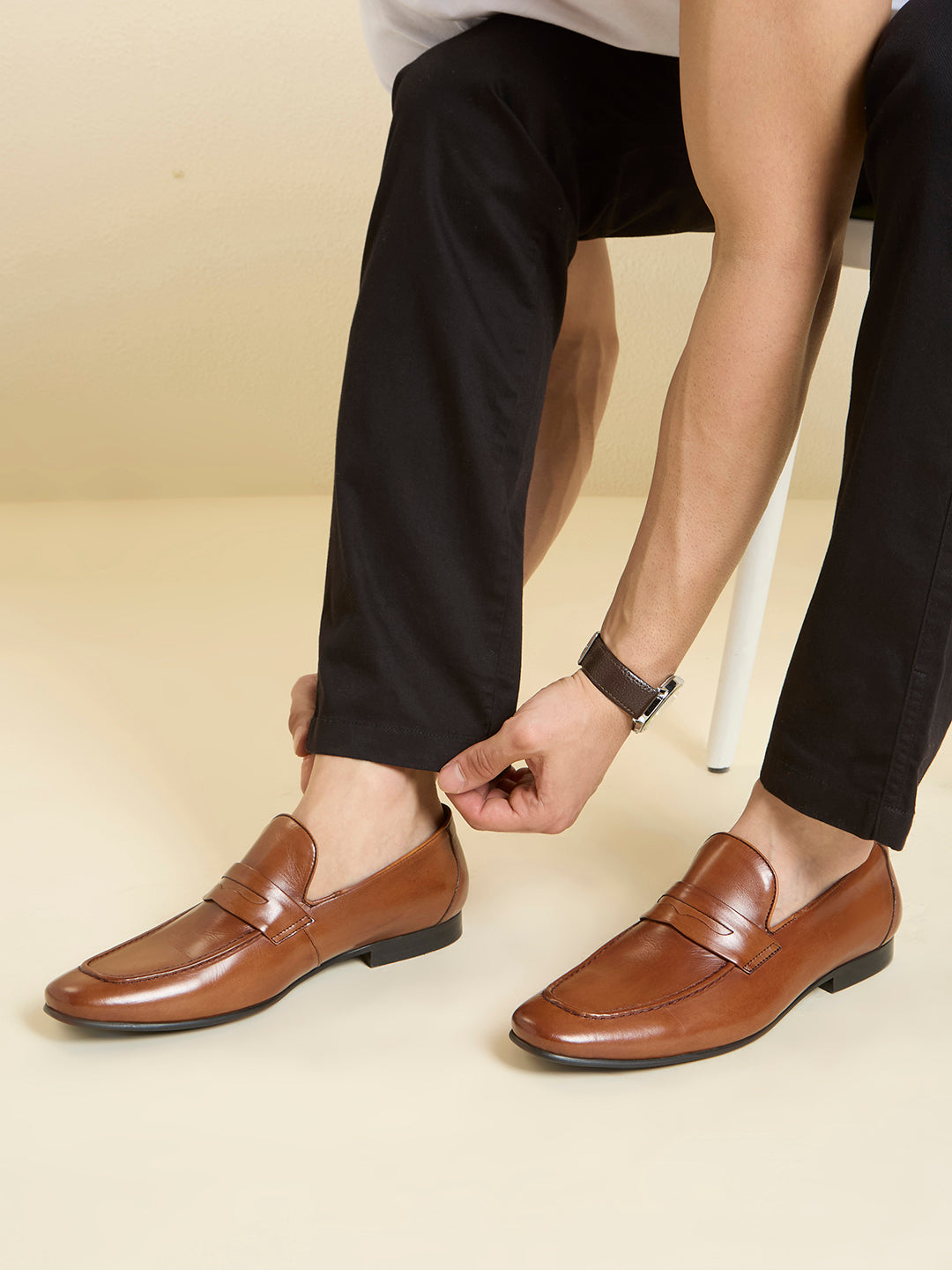 Mens Brown Solid Pointed Toe Formal Shoes