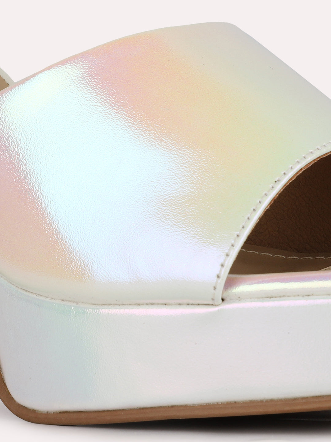 Womens Golden Party Wear Solid Round Toe Block Heels