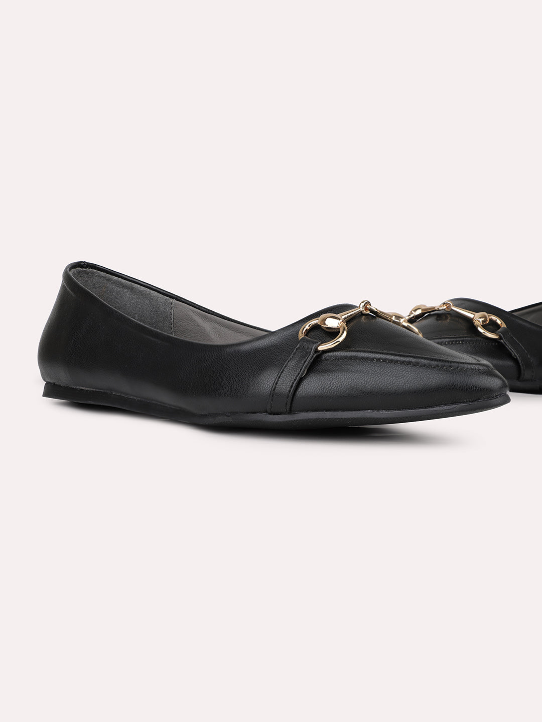 Womens Black Solid Pointed Toe Casual Ballerinas