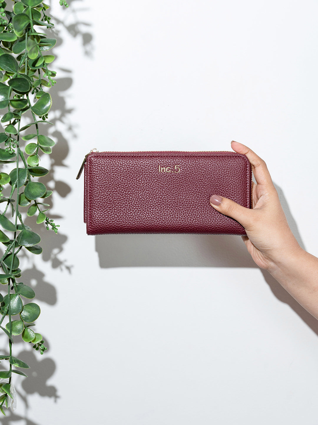 Women's Burgundy Textured Bifold Wallet