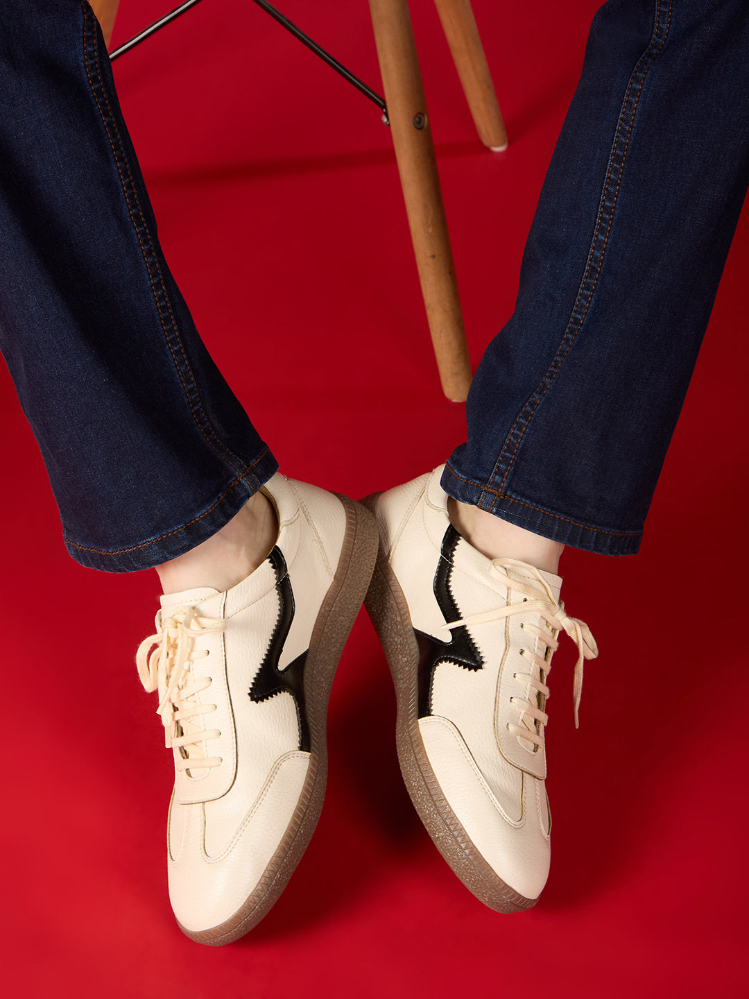 Mens Beige Casual Solid Round Toe Sneakers Shoe