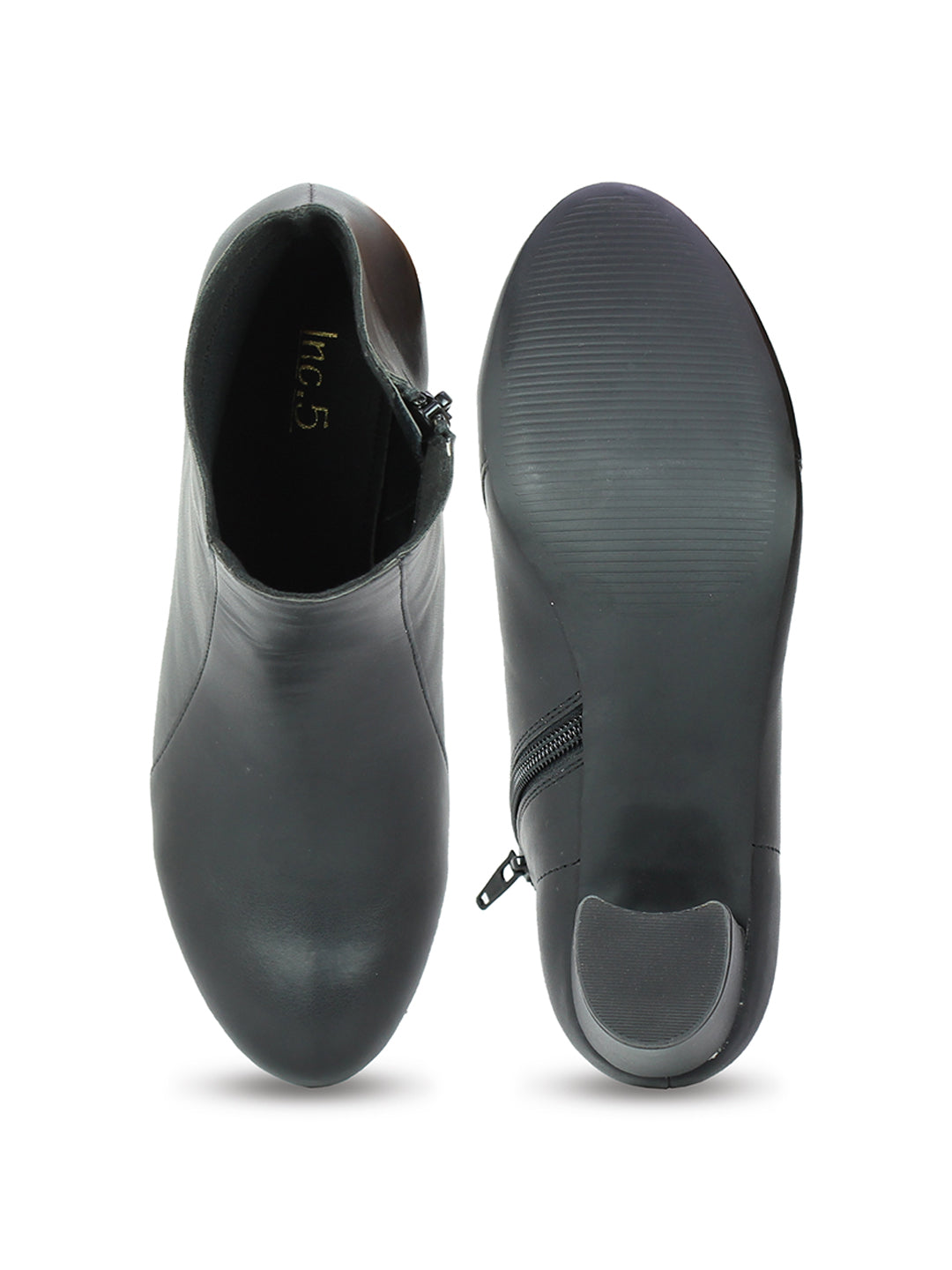 Women Black Solid Boots