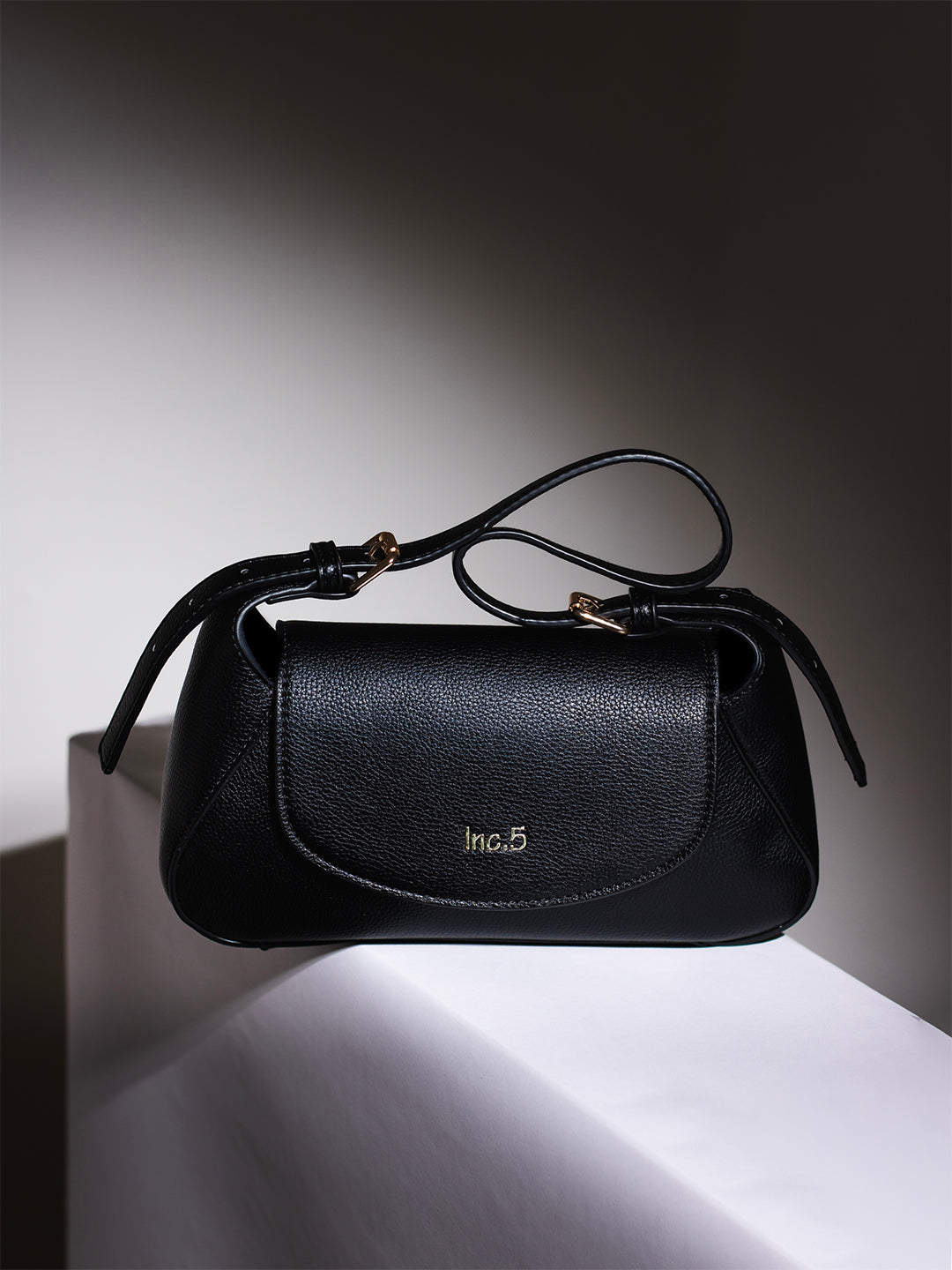 Womens Black Solid Shoulder Bag