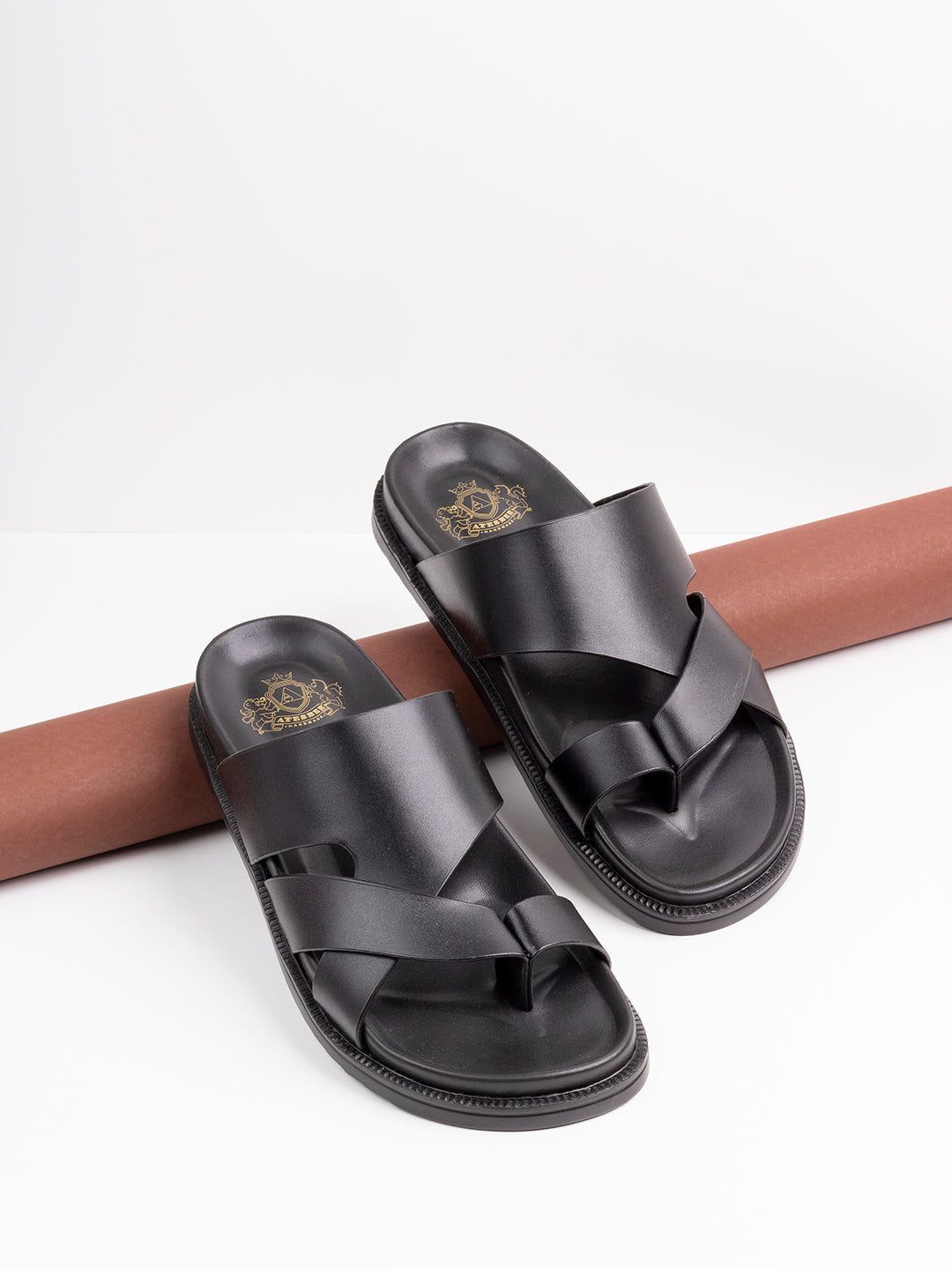 Mens Black Solid Round Toe Casual Sandals