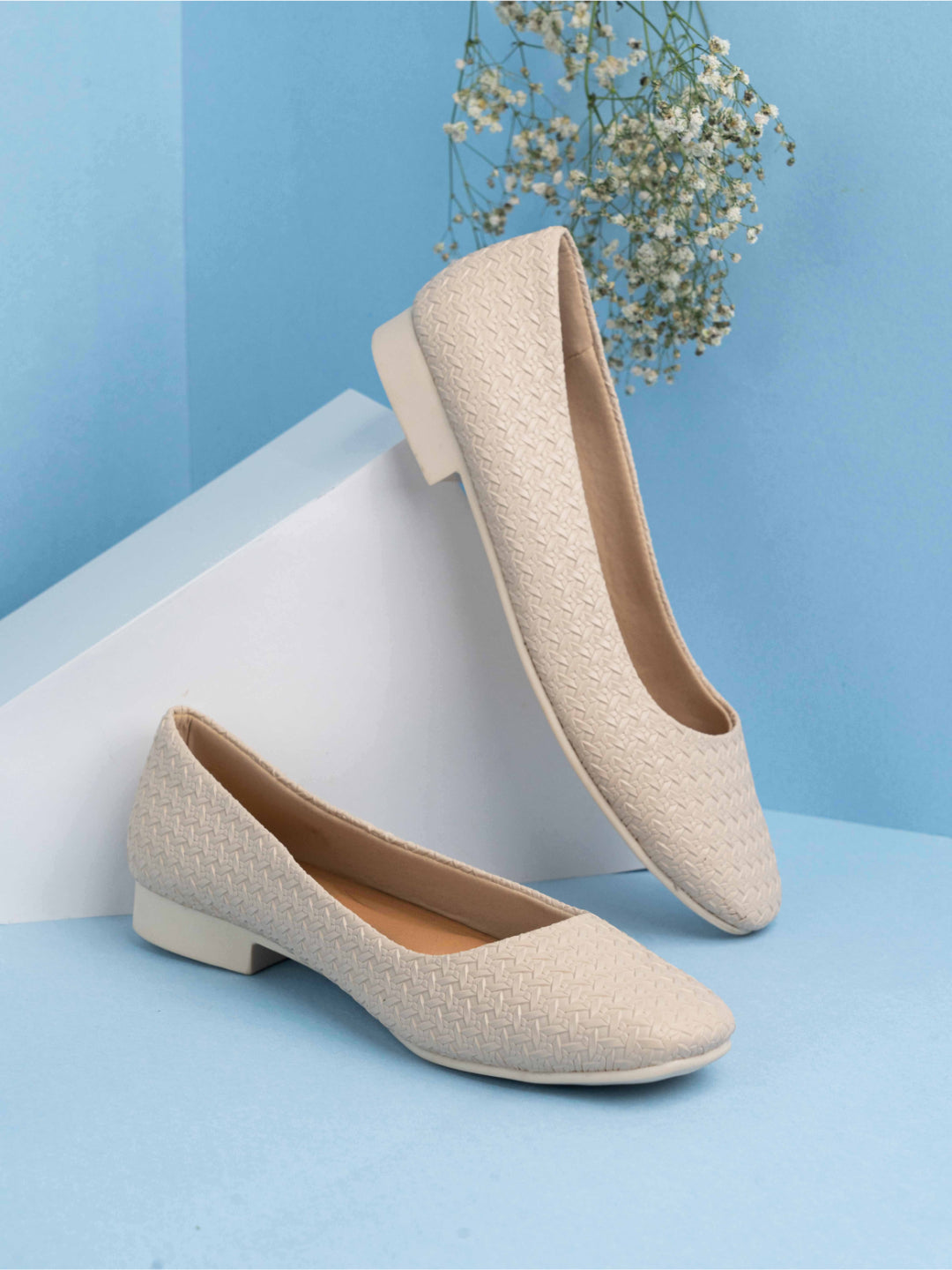 Womens Cream Casual Solid Pointed Toe Ballerinas