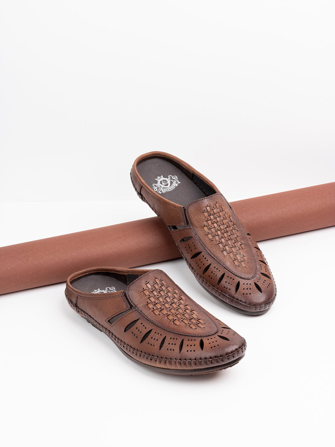 Mens Brown Solid Round Toe Casual Sandals