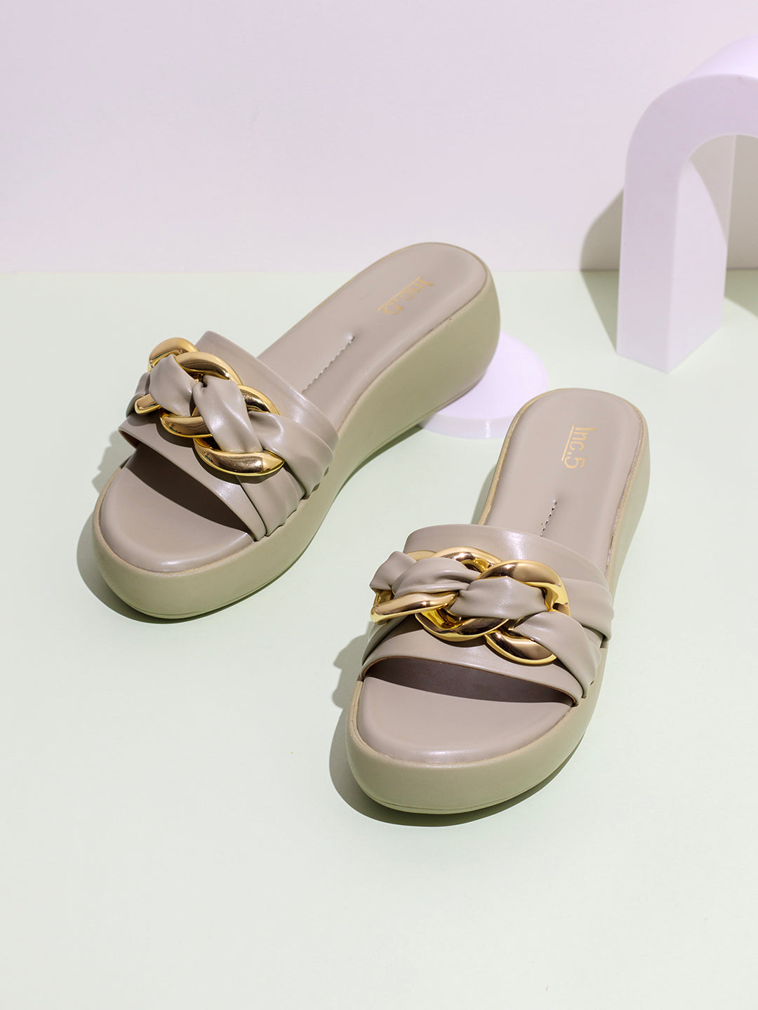 Womens Green Party Wear Solid Round Toe Wedge Heels