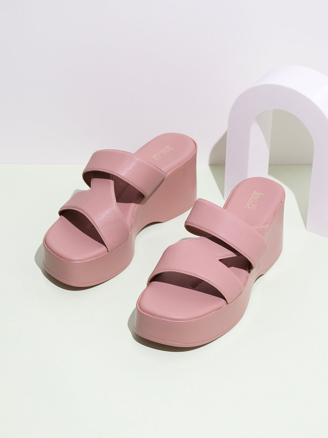 Womens Peach Party Wear Striped Round Toe Block Heel Sandals