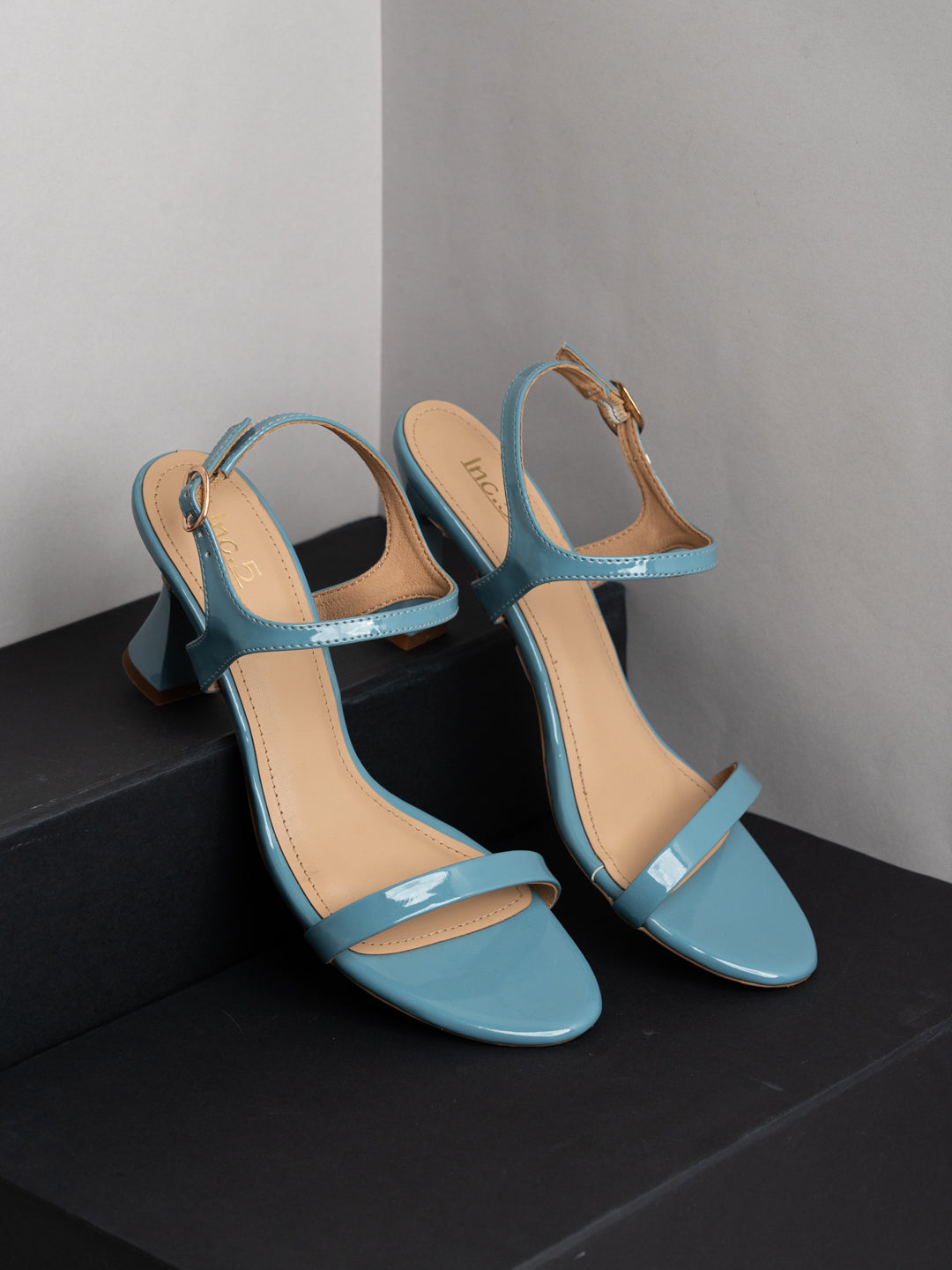 Womens Blue Party Wear Solid Square Toe Block Heel Sandals