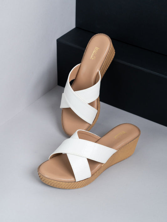 Womens White Party Wear Solid Round Toe Wedge Heel Sandals