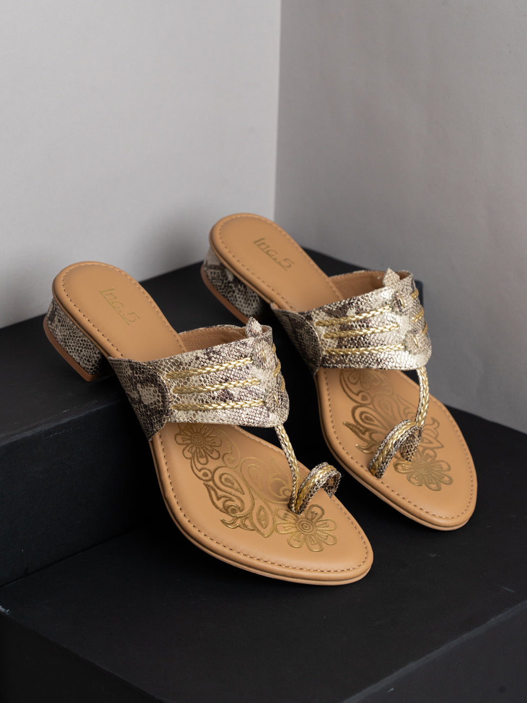 Womens Golden Ethnic Printed Toe Round Toe Block Heel Sandals