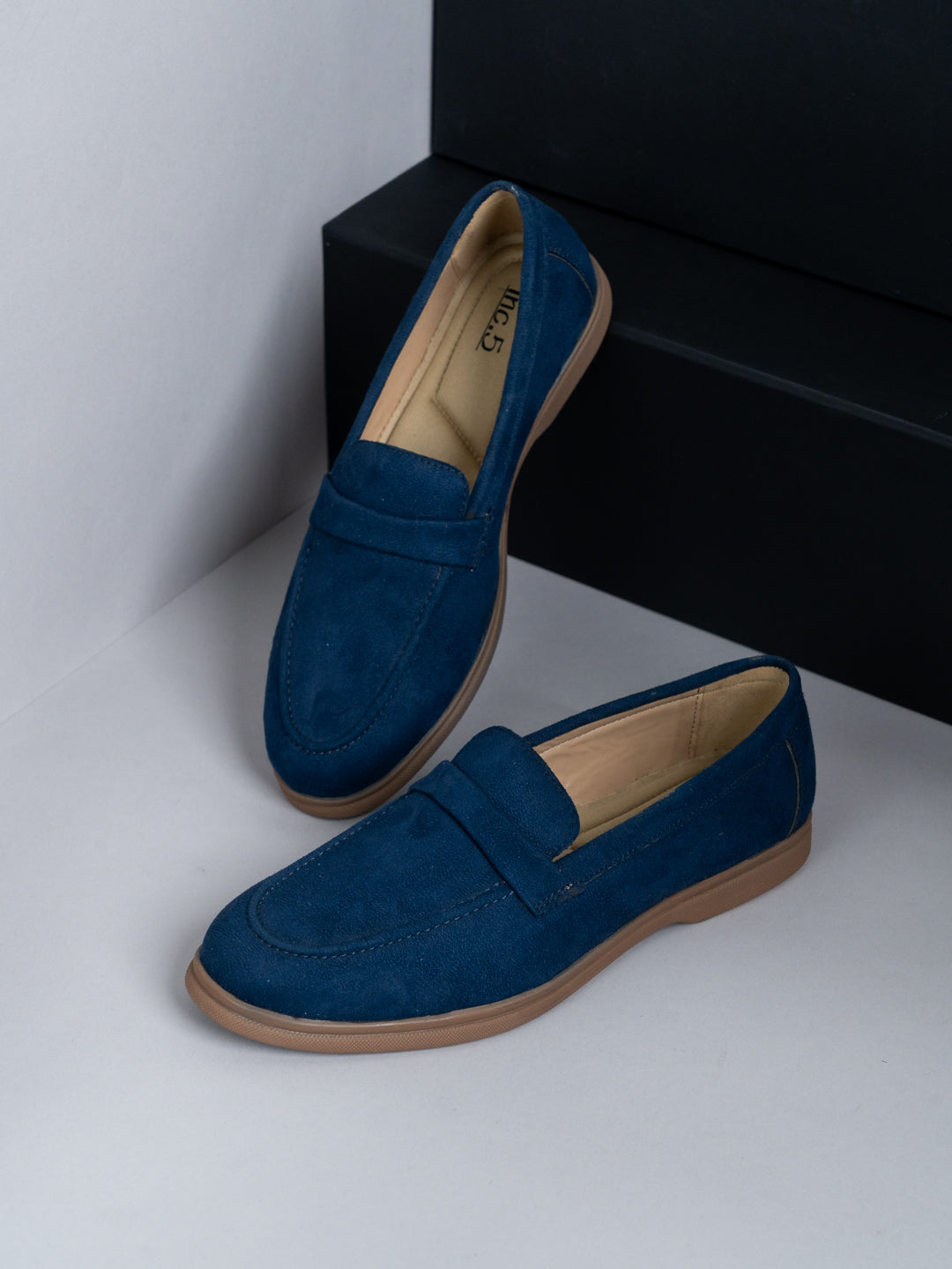 Womens Navy Casual Solid Round Toe Loafers