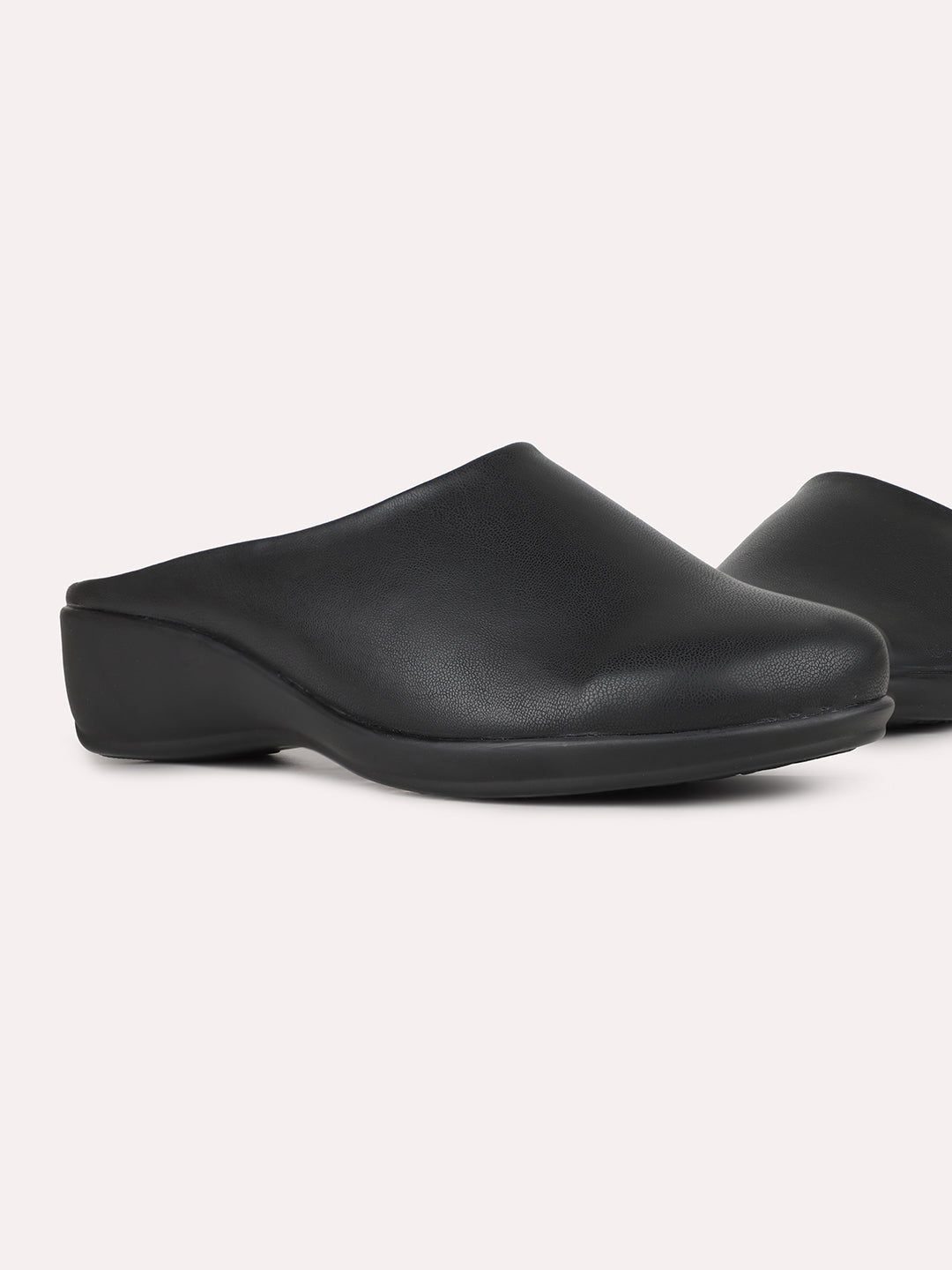 Womens Black Party Wear Solid Round Toe Wedge Heel Sandals