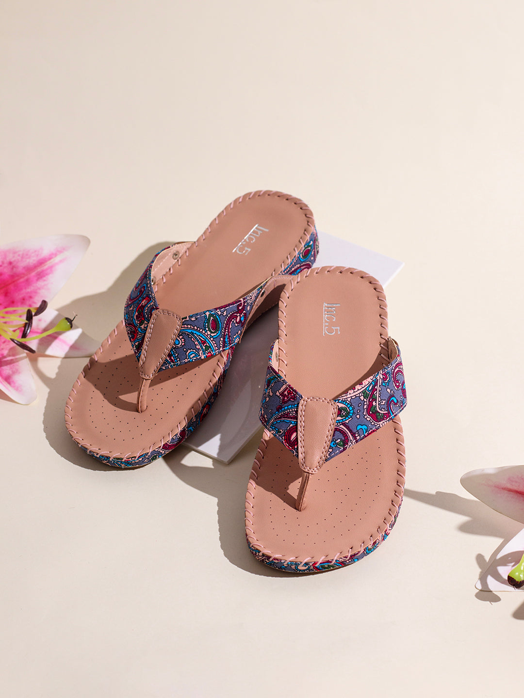 Womens Peach Ethnic Printed Toe T-Strap Flat Slip-On Sandals