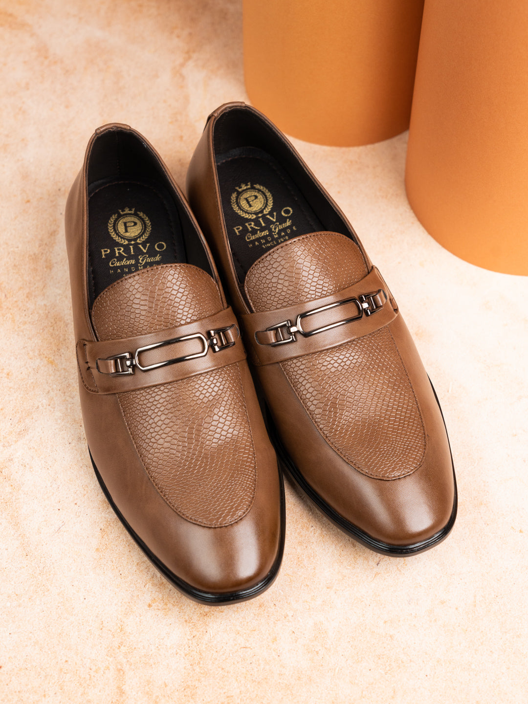 Mens Tan Solid Pointed Toe Formal Leather Shoes